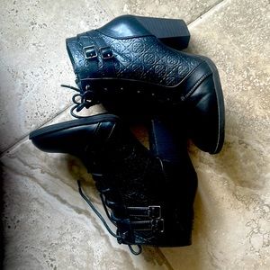 Black Army Tie Buckle Zipper Ankle Bootie Boots Lace Chunk Hipster Heel (8) NEW